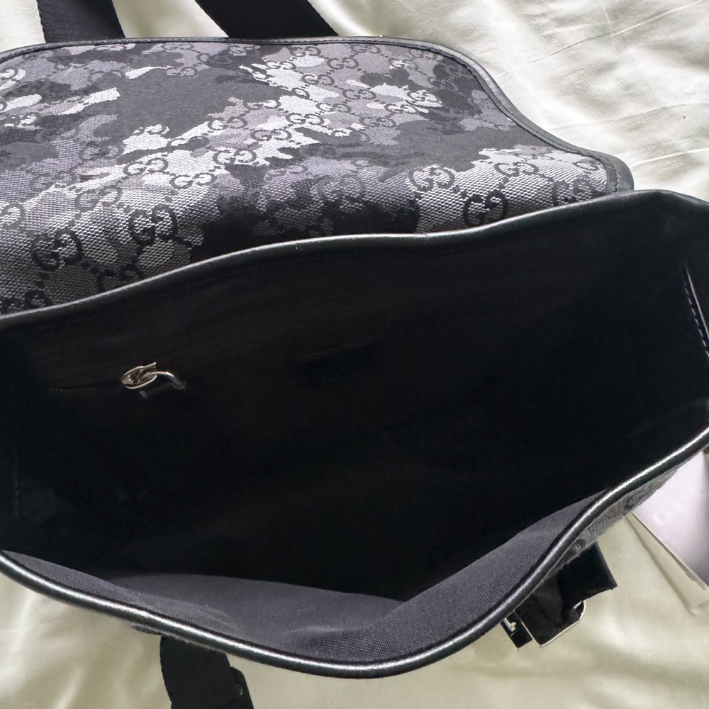 Gucci Camo Monogram Messenger Bag - Picture 3 of 6